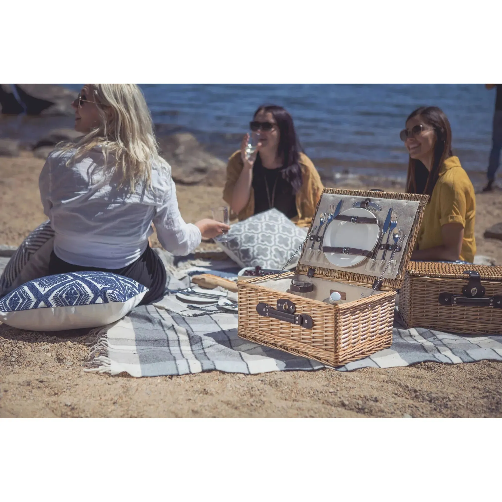 Classic Picnic Basket