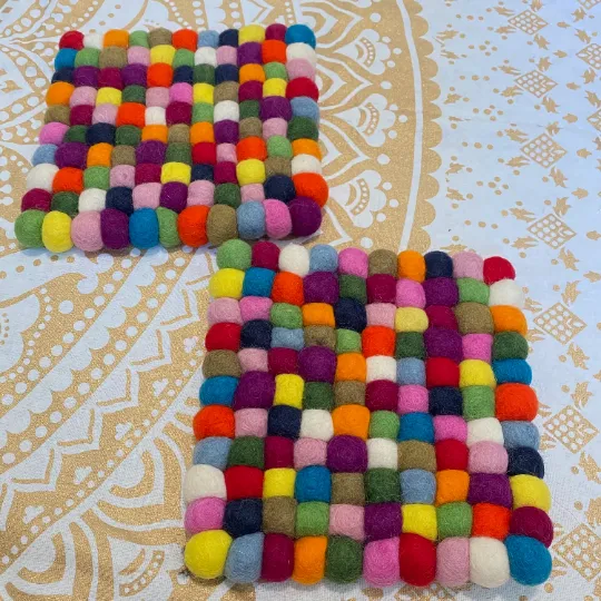 Handcrafted Felt Ball Square Trivet, Multicolor Wool Potholder, Holiday Gift, Kitchen Decor, Trivet Coaster Set, Housewarming Gift, Mini mat