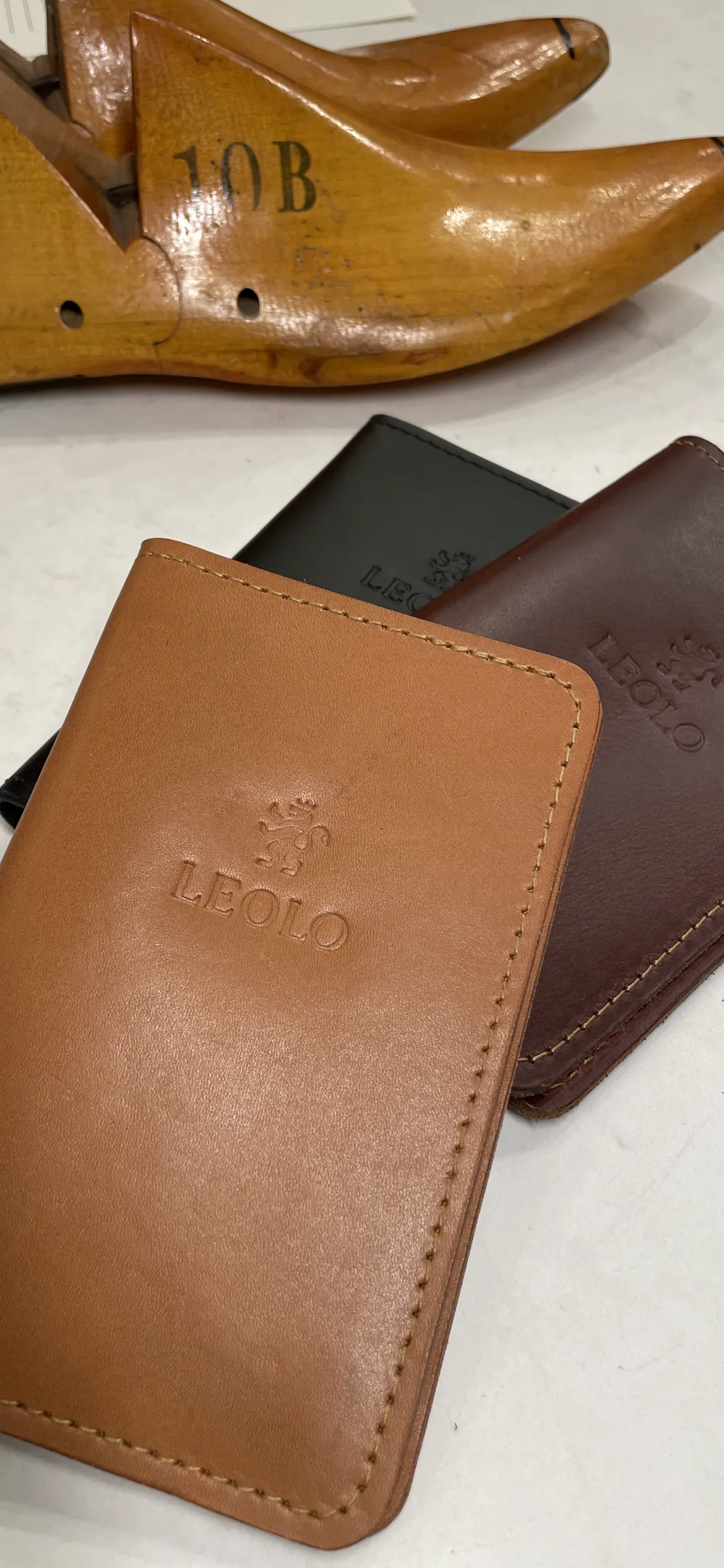 Leolo Passport Holder