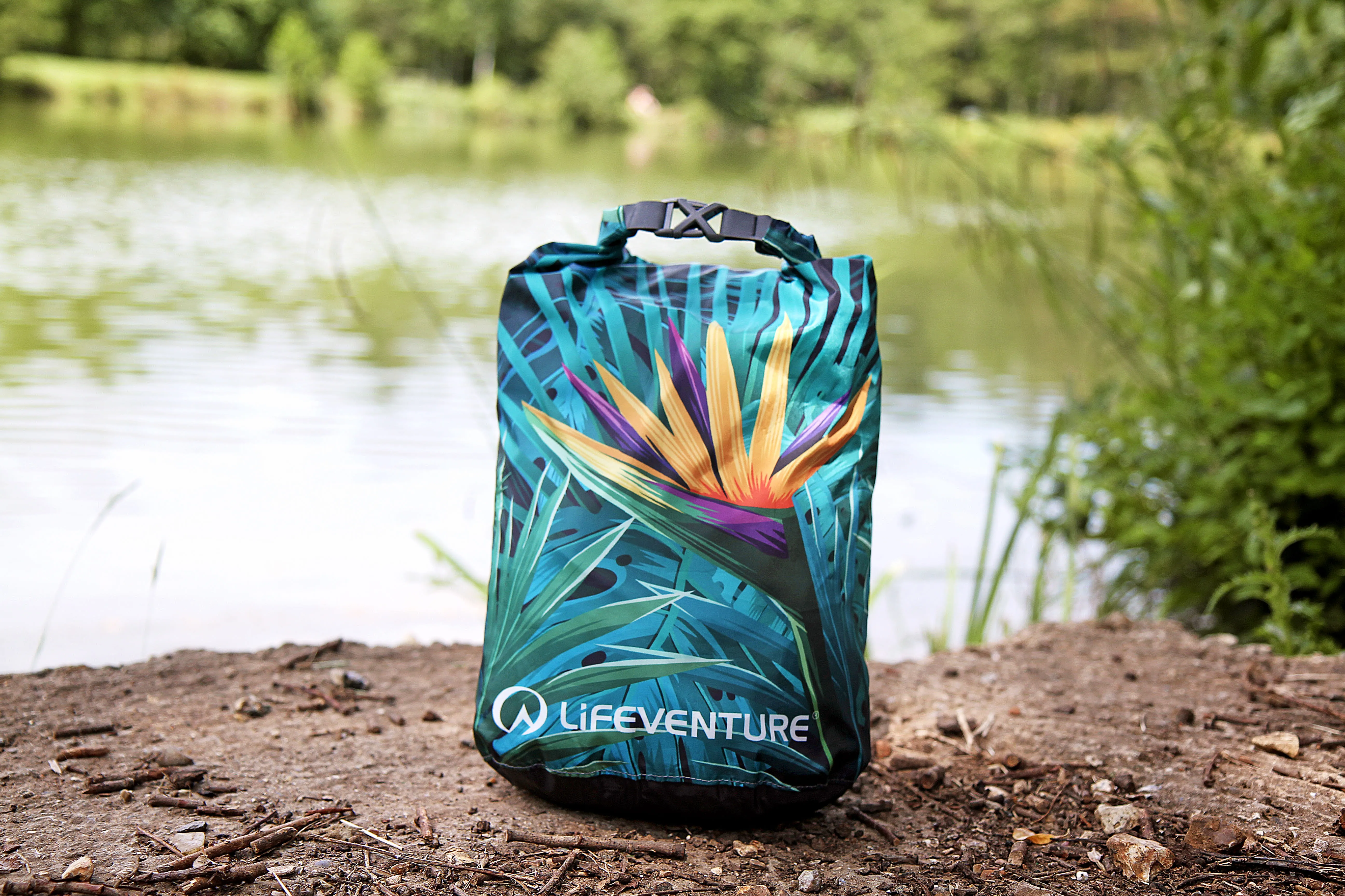 Lifeventure Dry Bag 5 L Tropical | Buy Lifeventure Dry Bag 5 L Tropical here | Outnorth